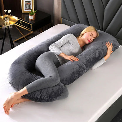 Velværepute – J-formet pute for graviditet og avslapning.